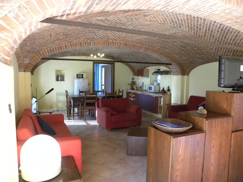 Agriturismo Fano'S Farm Suno Chambre photo